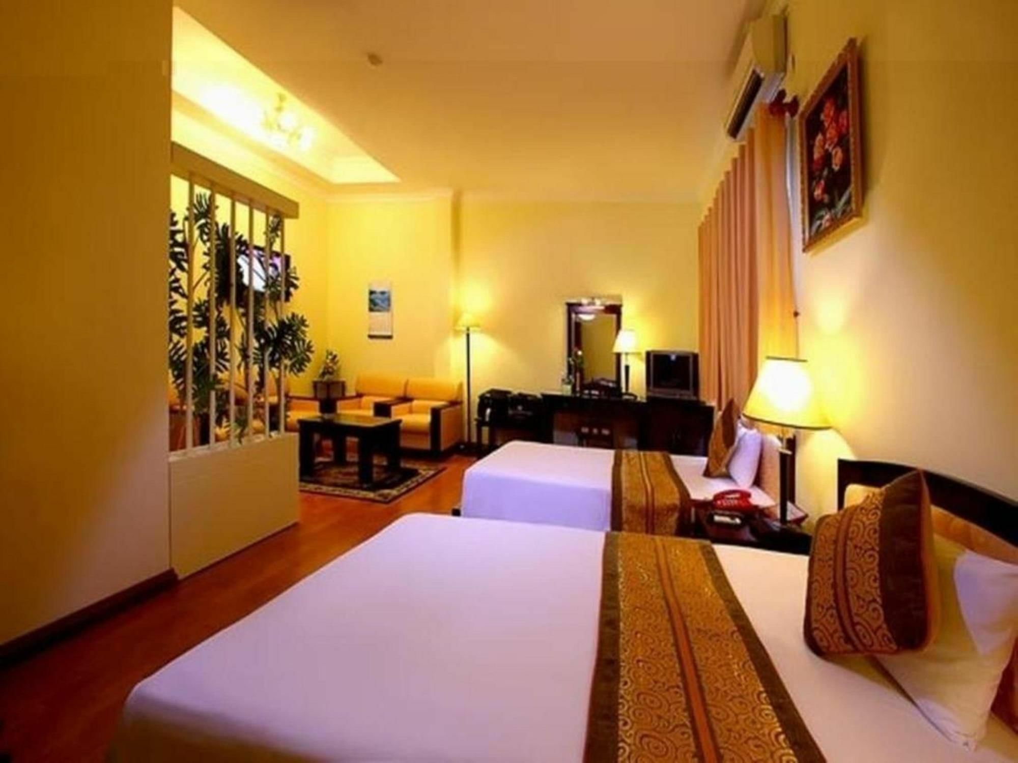 Ngoc Lan Hotel Ho Chi Minh City Exterior photo